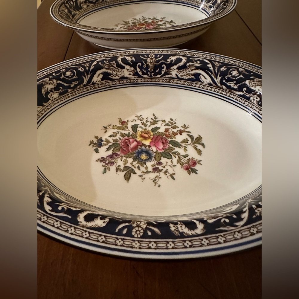 2 Wedgwood Bone china England  Floral Florentine Serving Bowls vegetable
